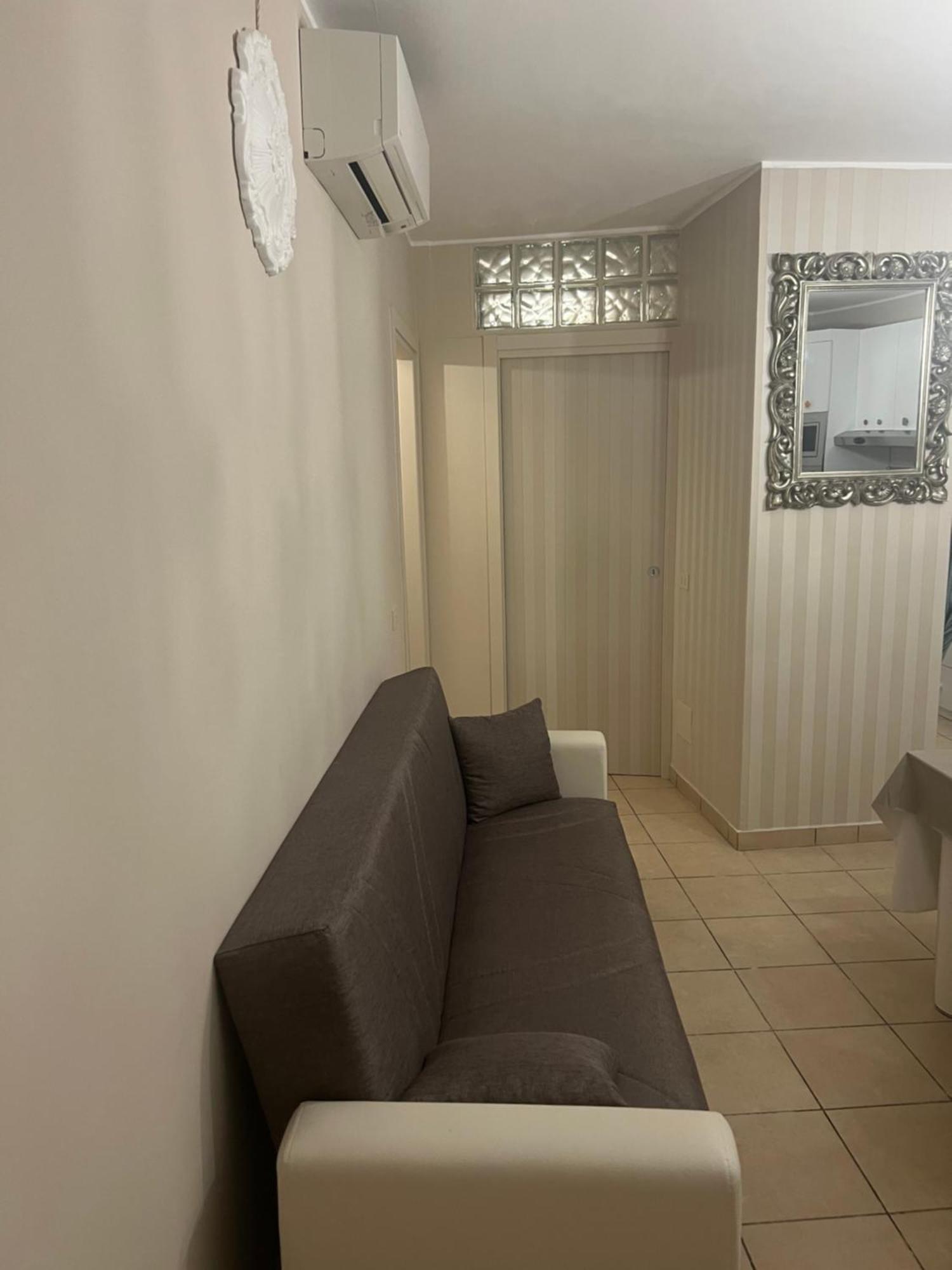 Tevere 20 House Monza Pokoj fotografie