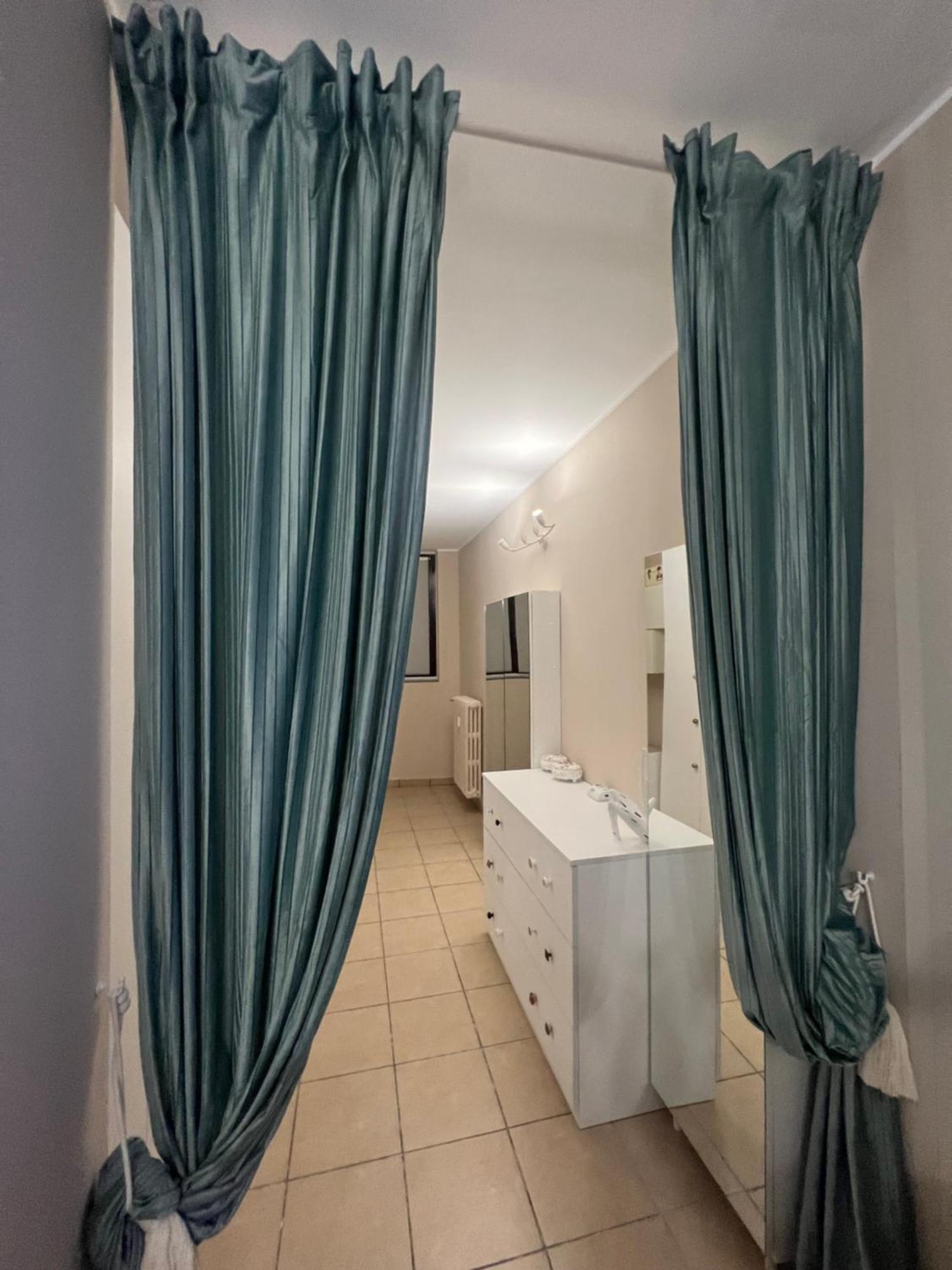 Tevere 20 House Monza Pokoj fotografie